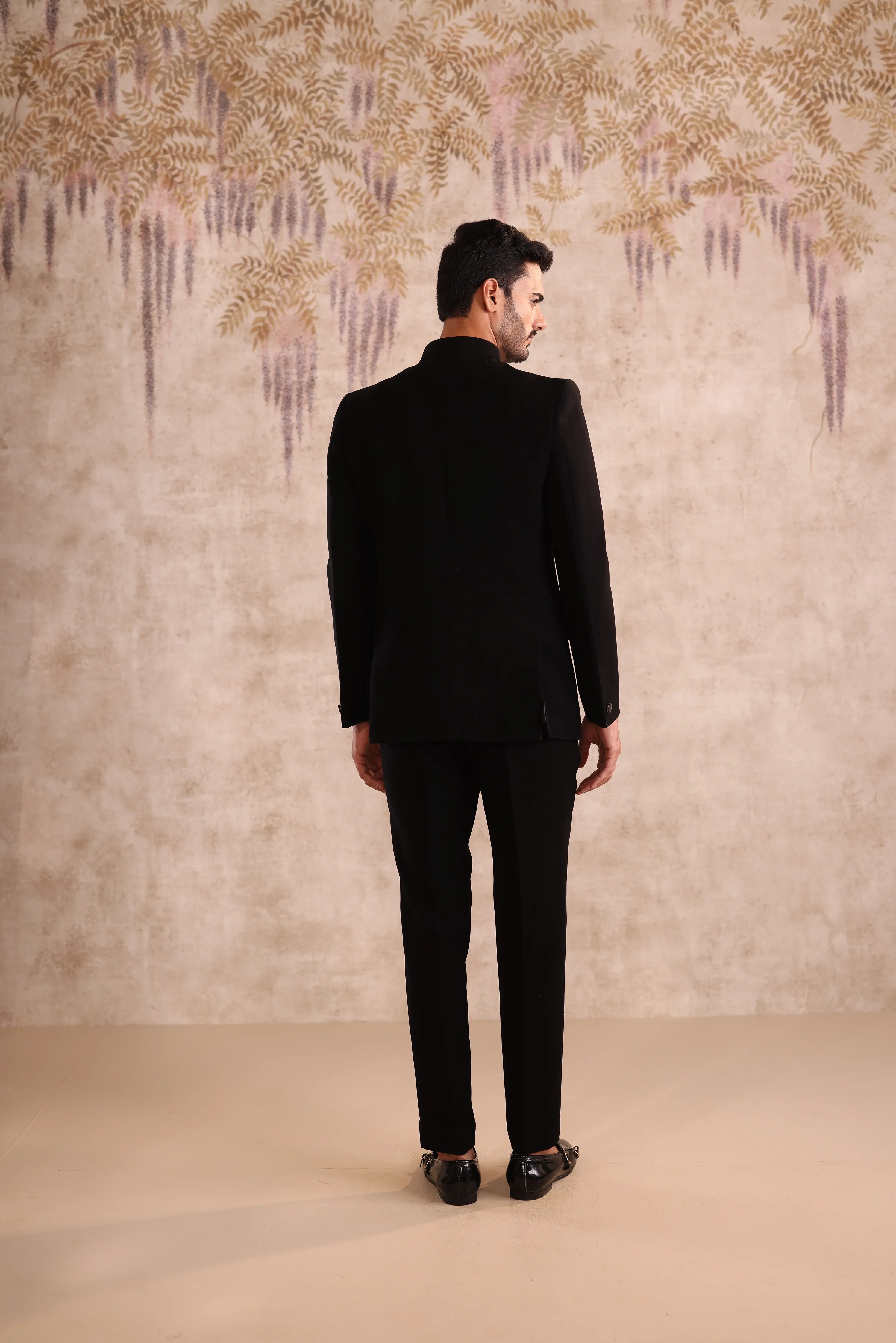 Black bandhgala with chest motif and collar embroidery - Image 5