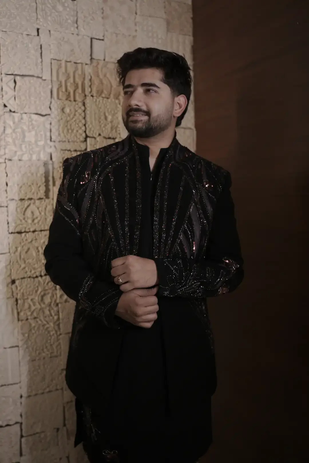 Black indo-western with geometric & floral motifs - Image 4
