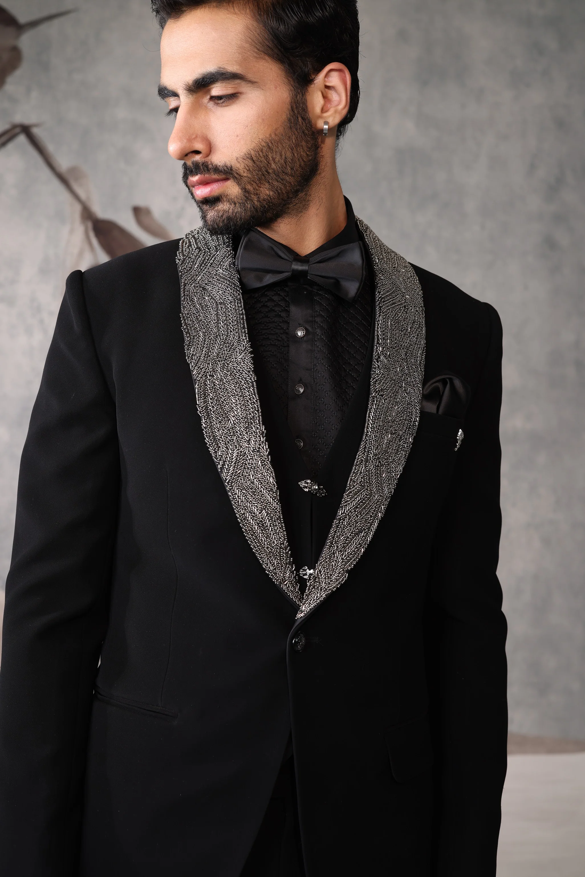 Black tuxedo with collar design - Image 3