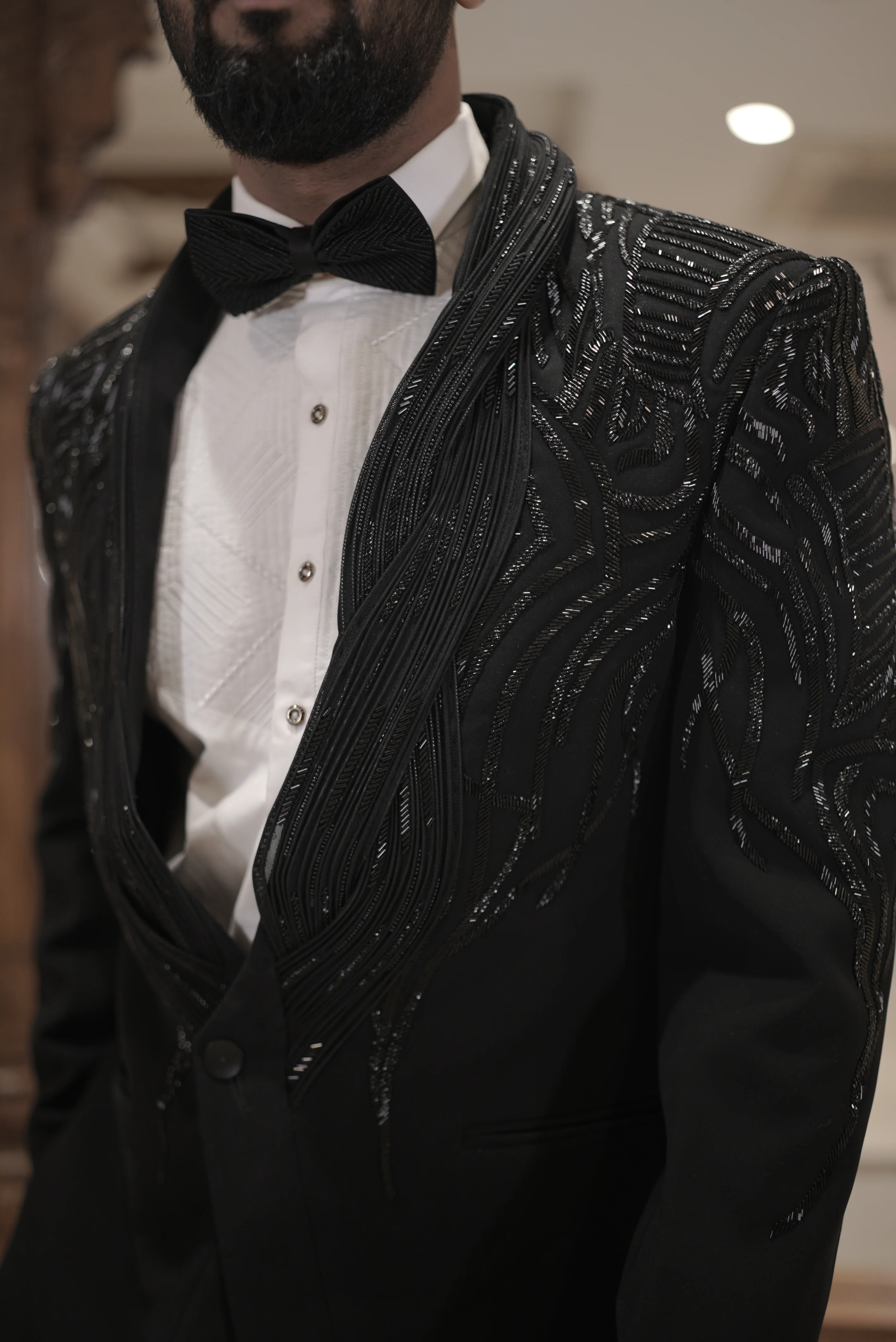 Black tuxedo with embroidered collar - Image 2