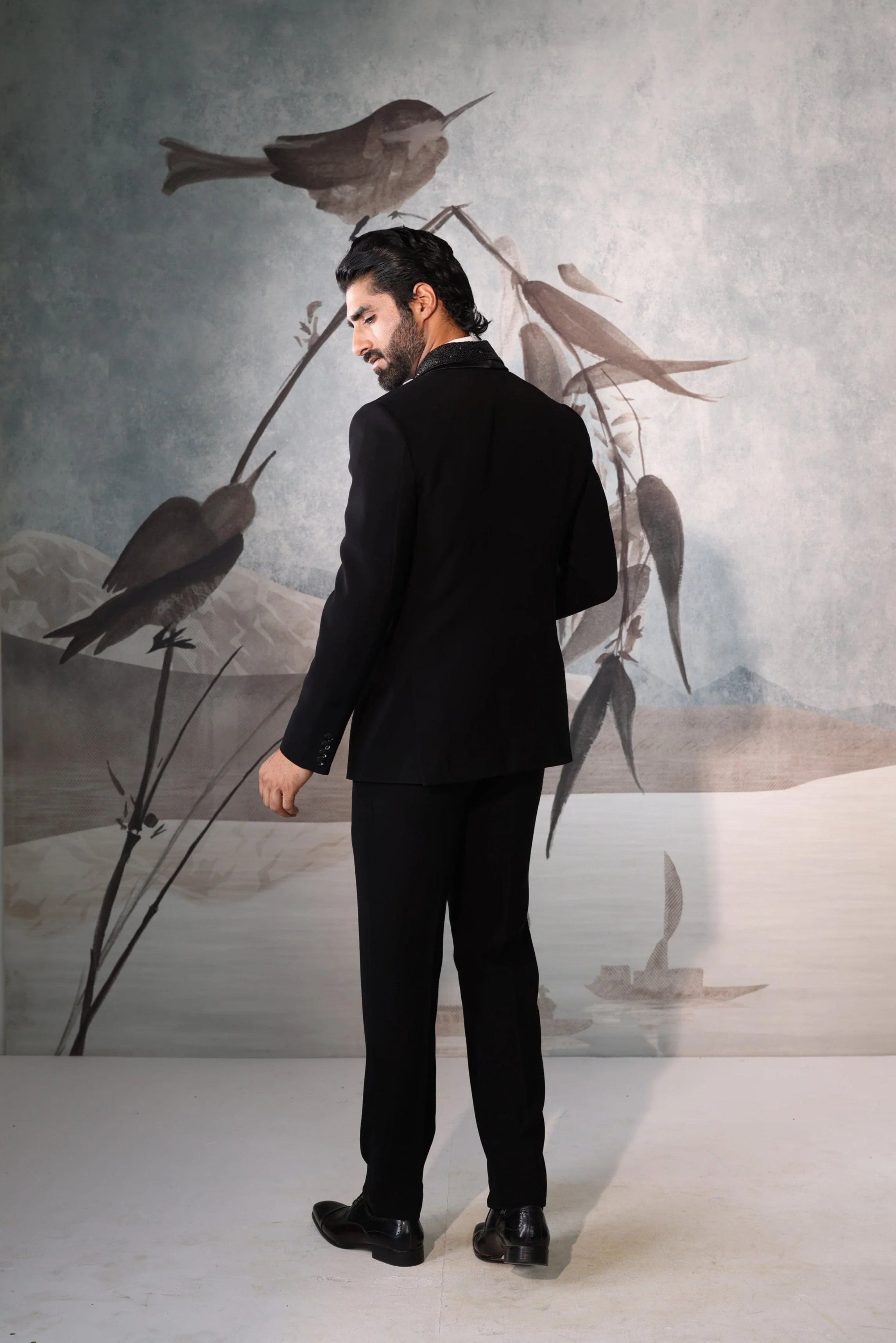 Black tuxeudo - Image 3