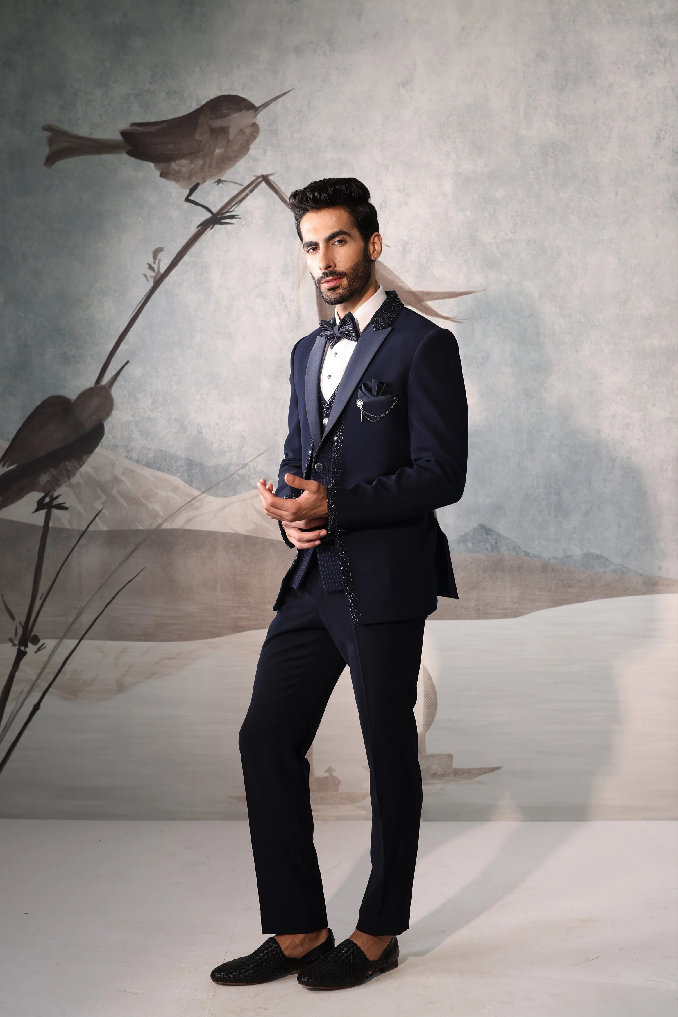 BLUE TUXEDO WITH THREAD DESIGN - Image 4