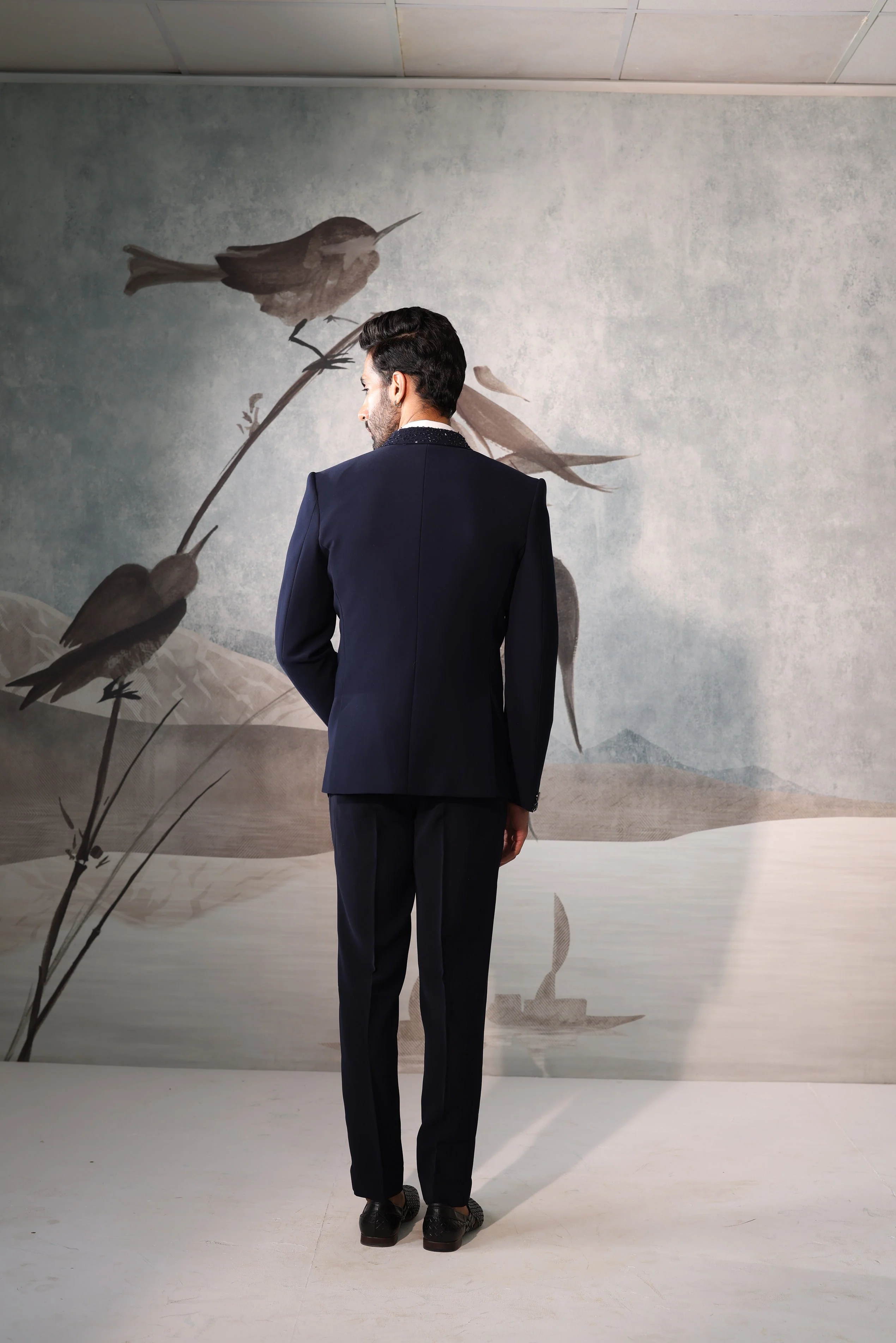 BLUE TUXEDO WITH THREAD DESIGN - Image 5