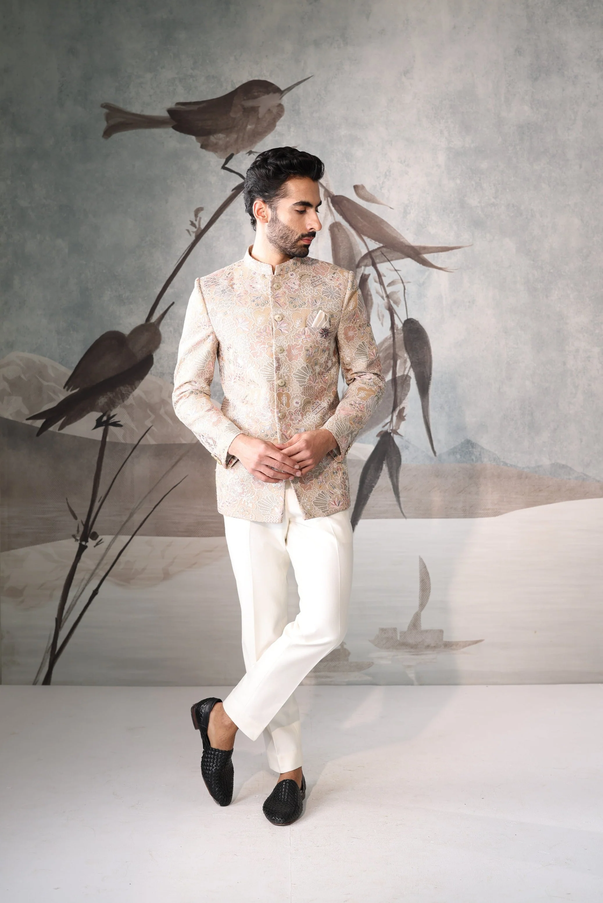 Beige bandgala with floral design - Image 3