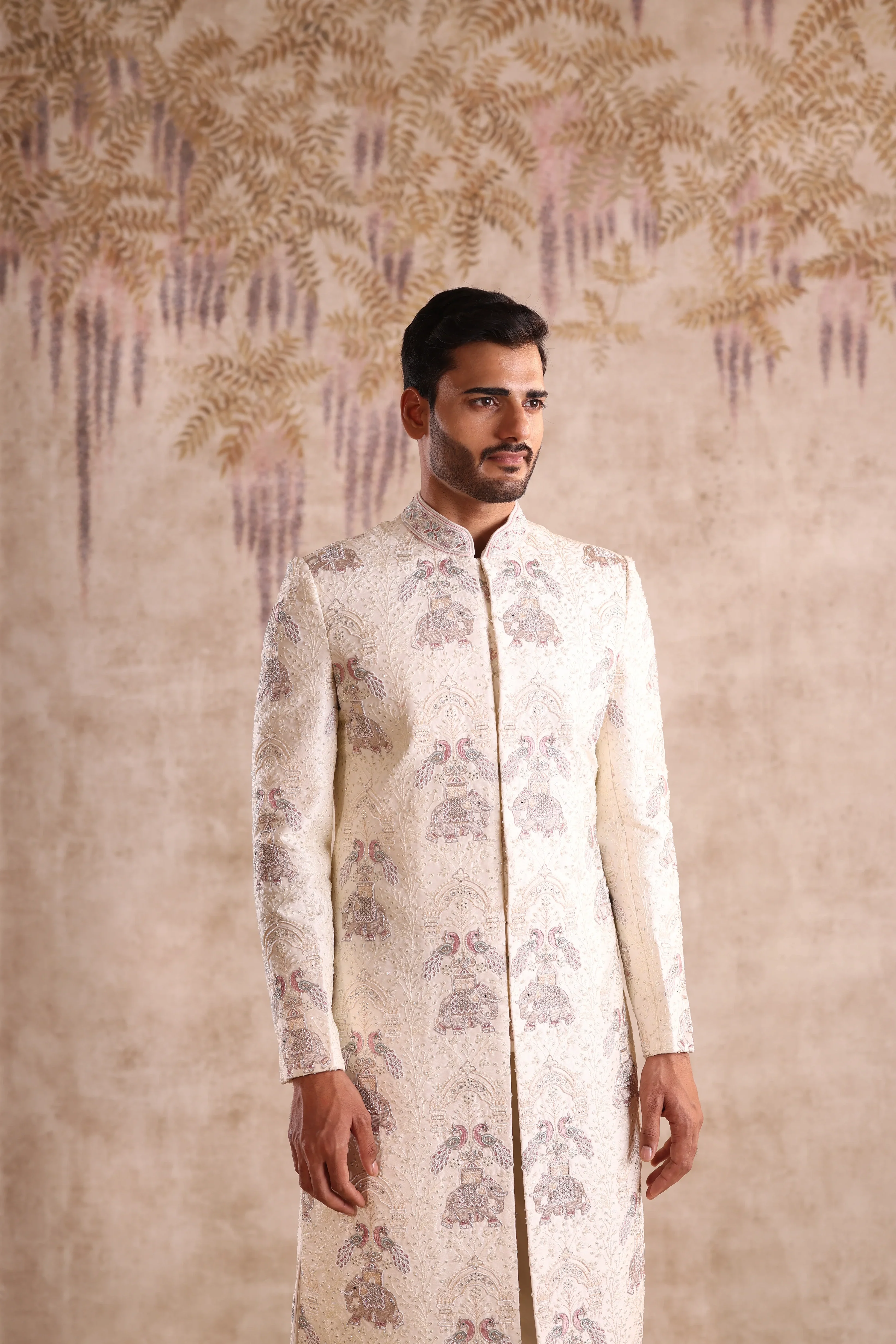 Off white full highlighted embroidery work with collar embroidery - Image 3