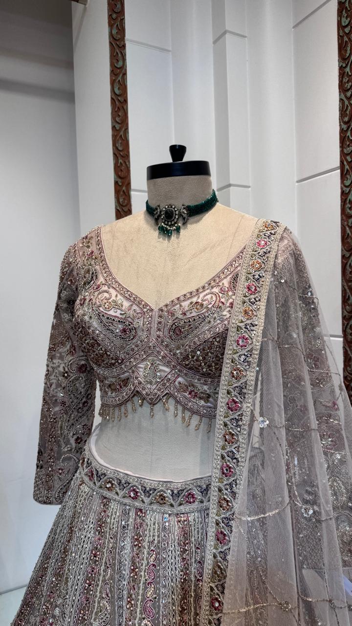 Dusty pink lehenga - Image 4