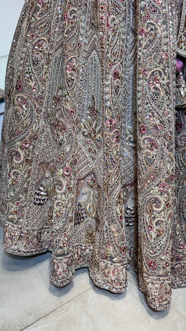 Dusty pink lehenga - Image 5