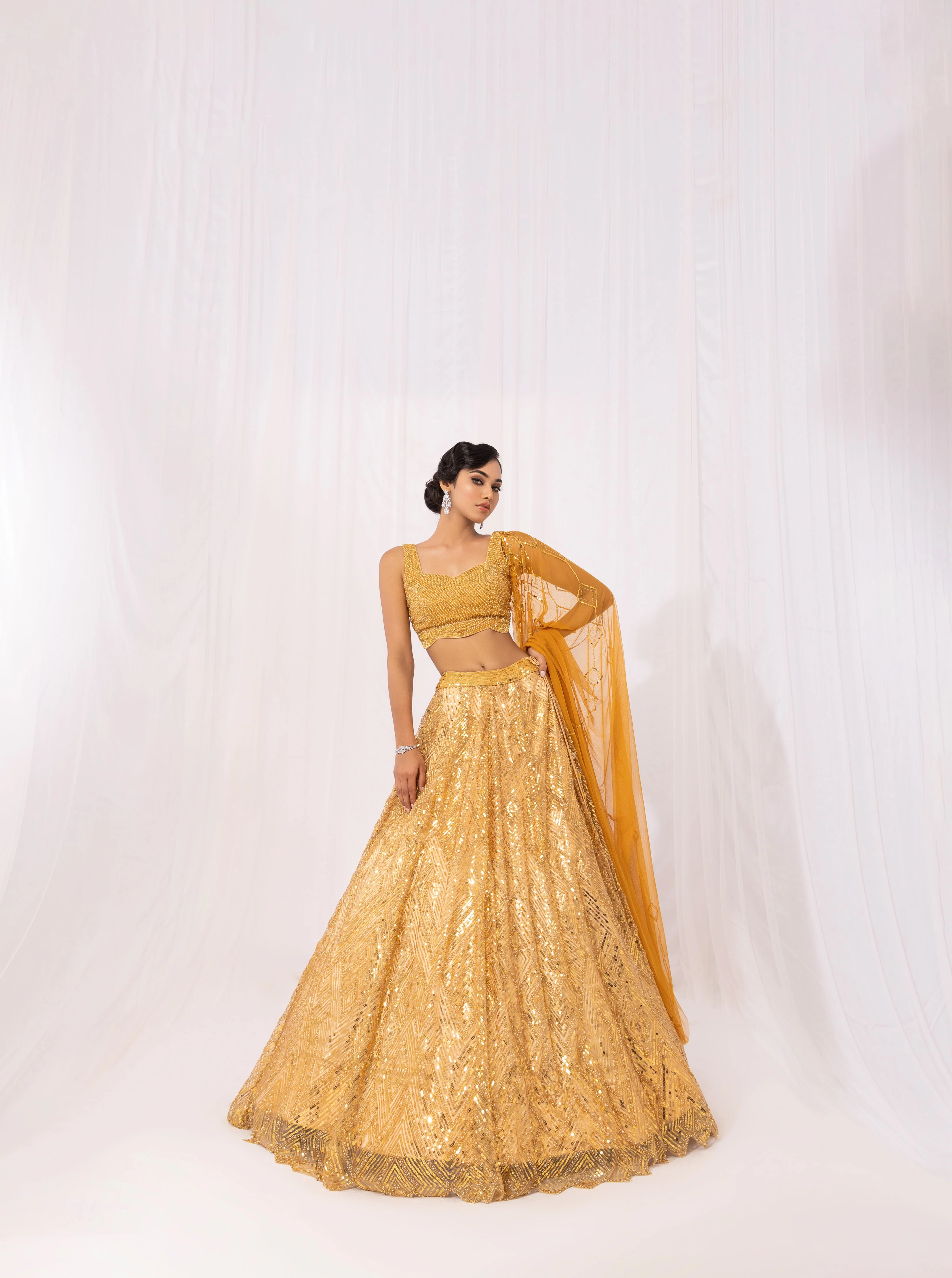 GOLD SUNDOWNER LEHENGA - Image 3