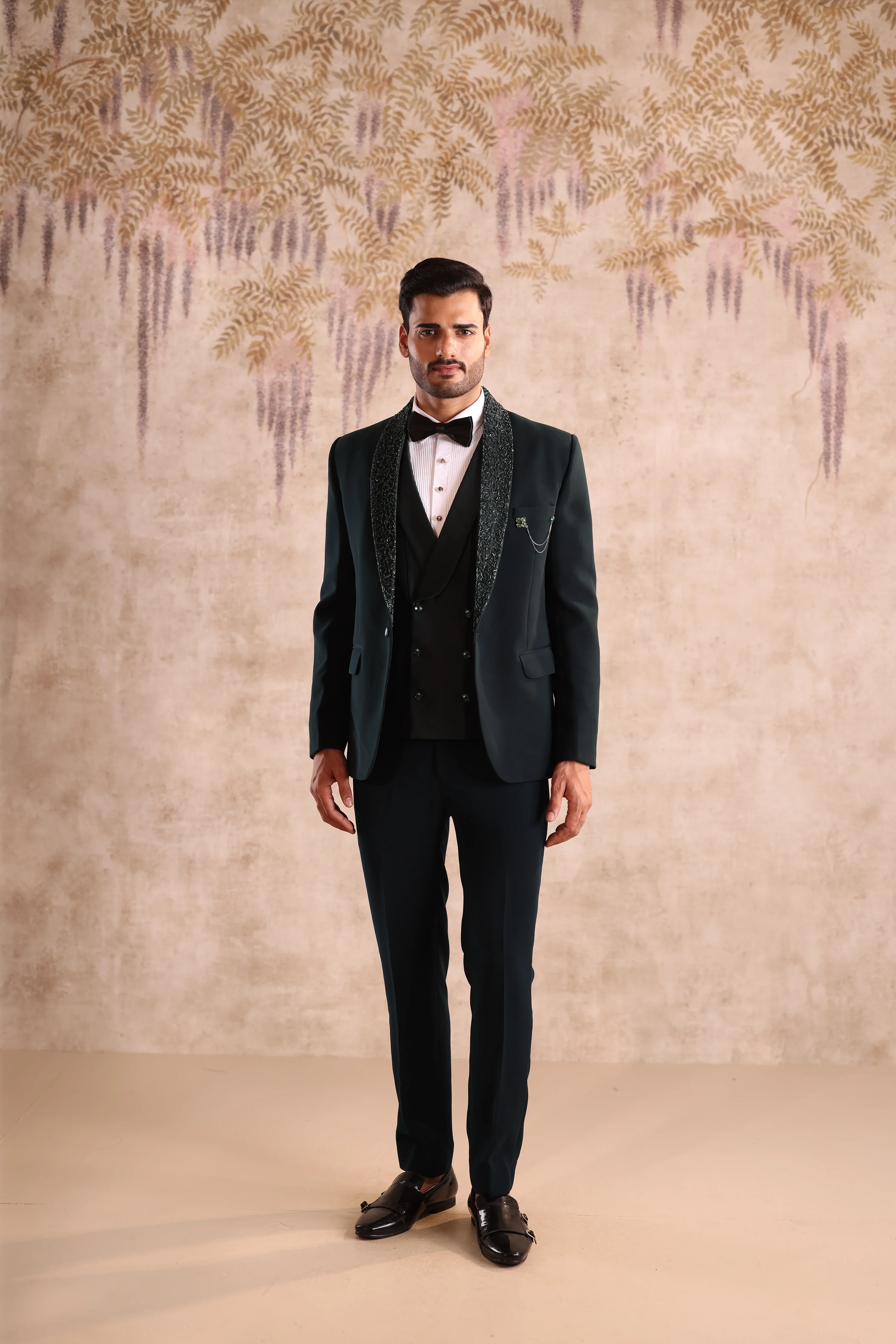 Green embroidered shawl collar  tuxedo - Image 4