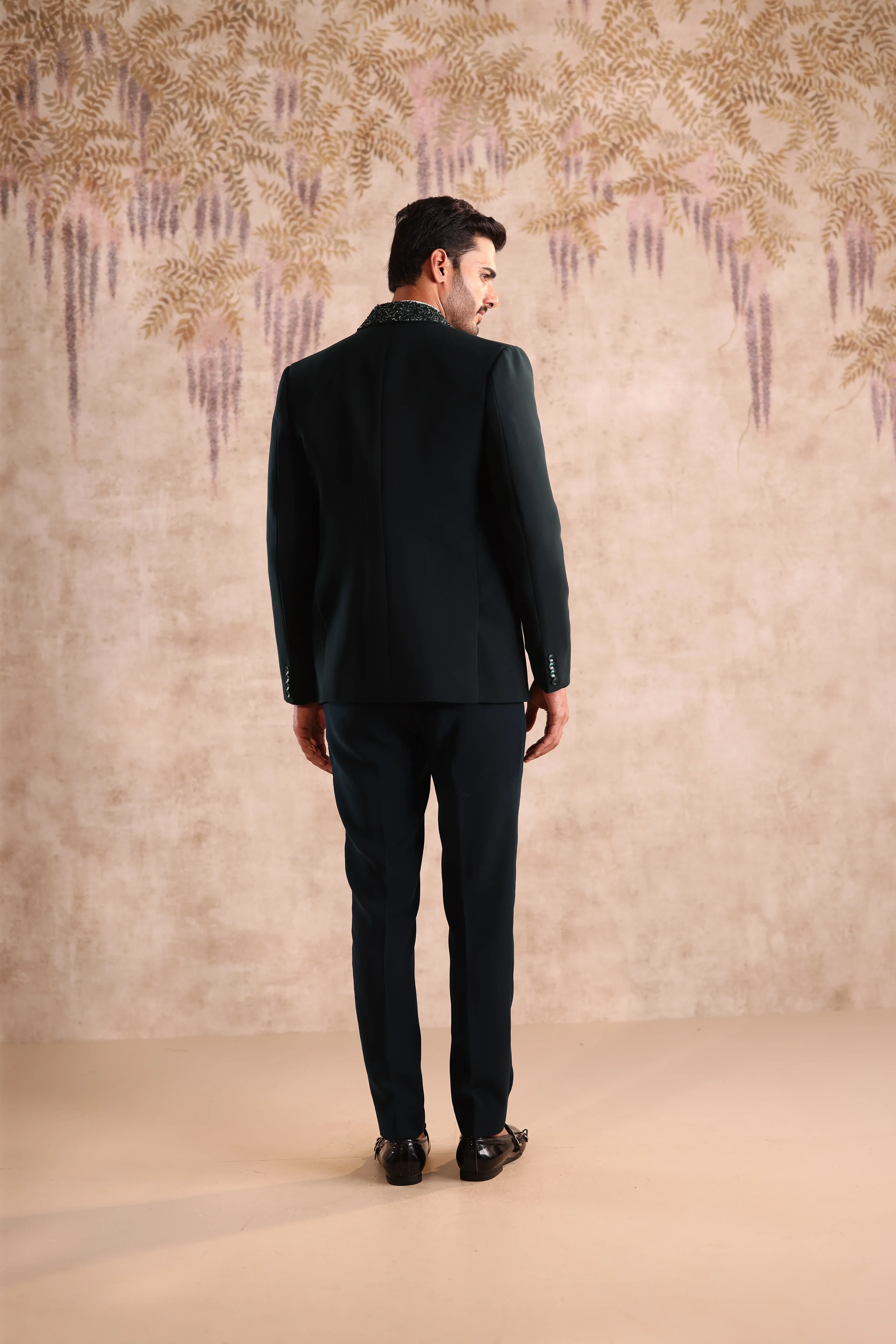 Green embroidered shawl collar  tuxedo - Image 5