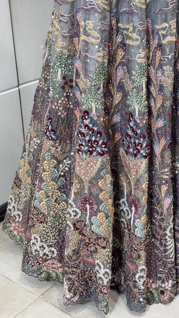 Grey floral lehenga - Image 5