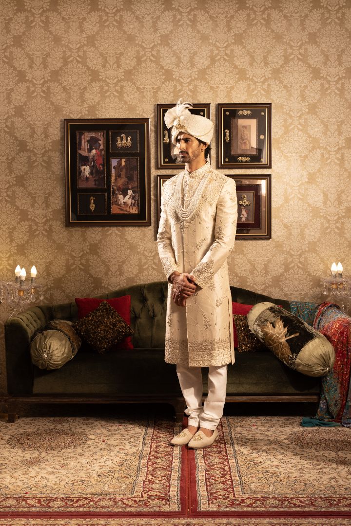 Ivory men’s silk sherwani with peacock motifs - Image 3