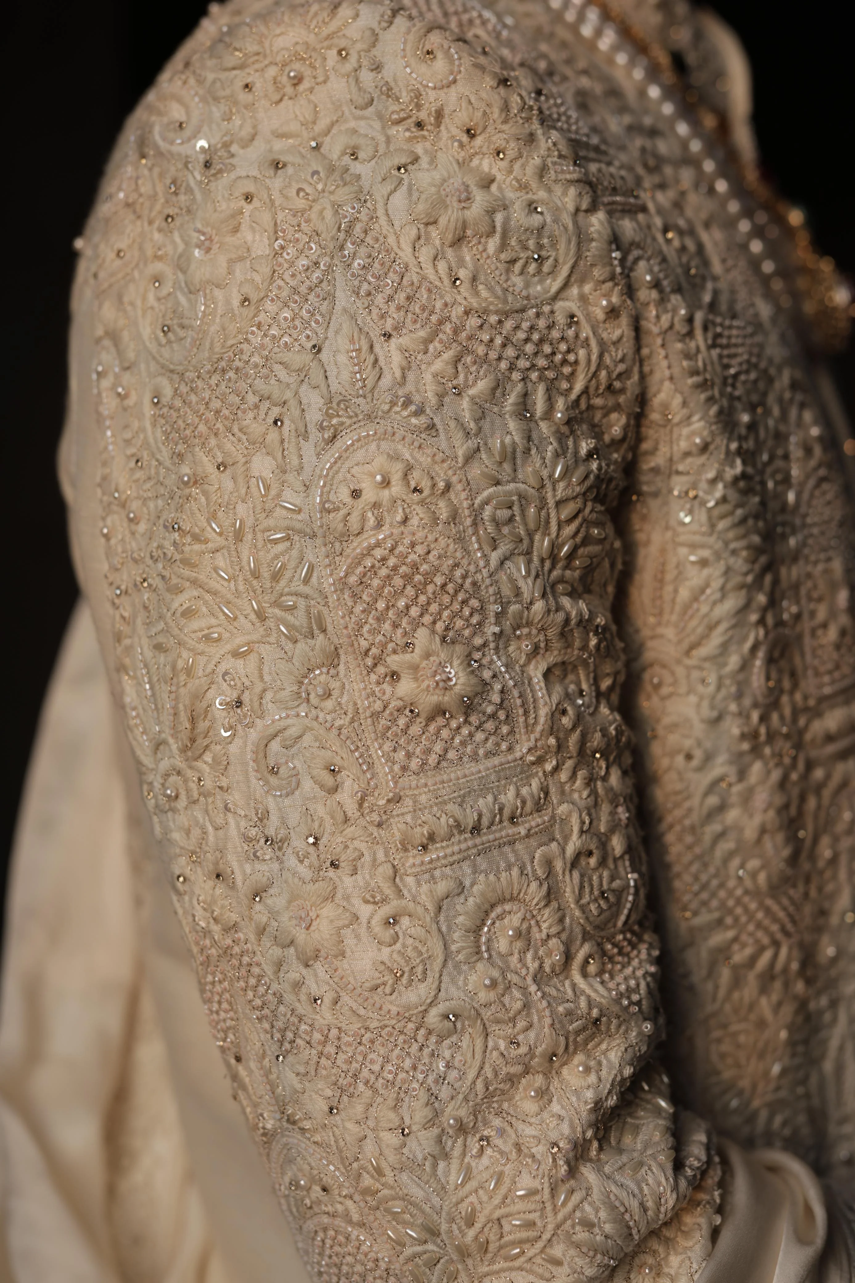 Ivory silk sherwani with intricate embroidery - Image 5