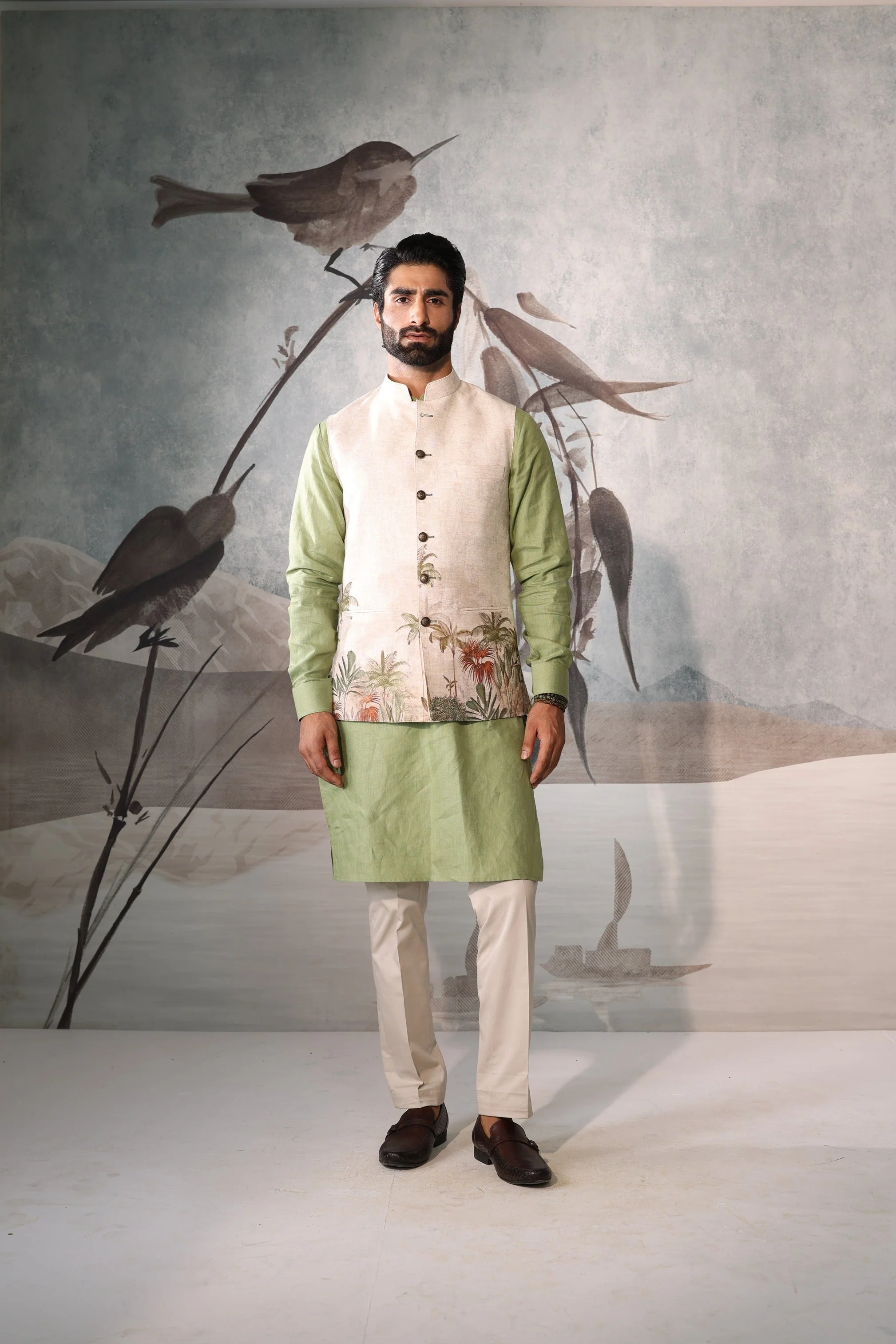 Linen sadri set with green kurta and floral design - Image 4