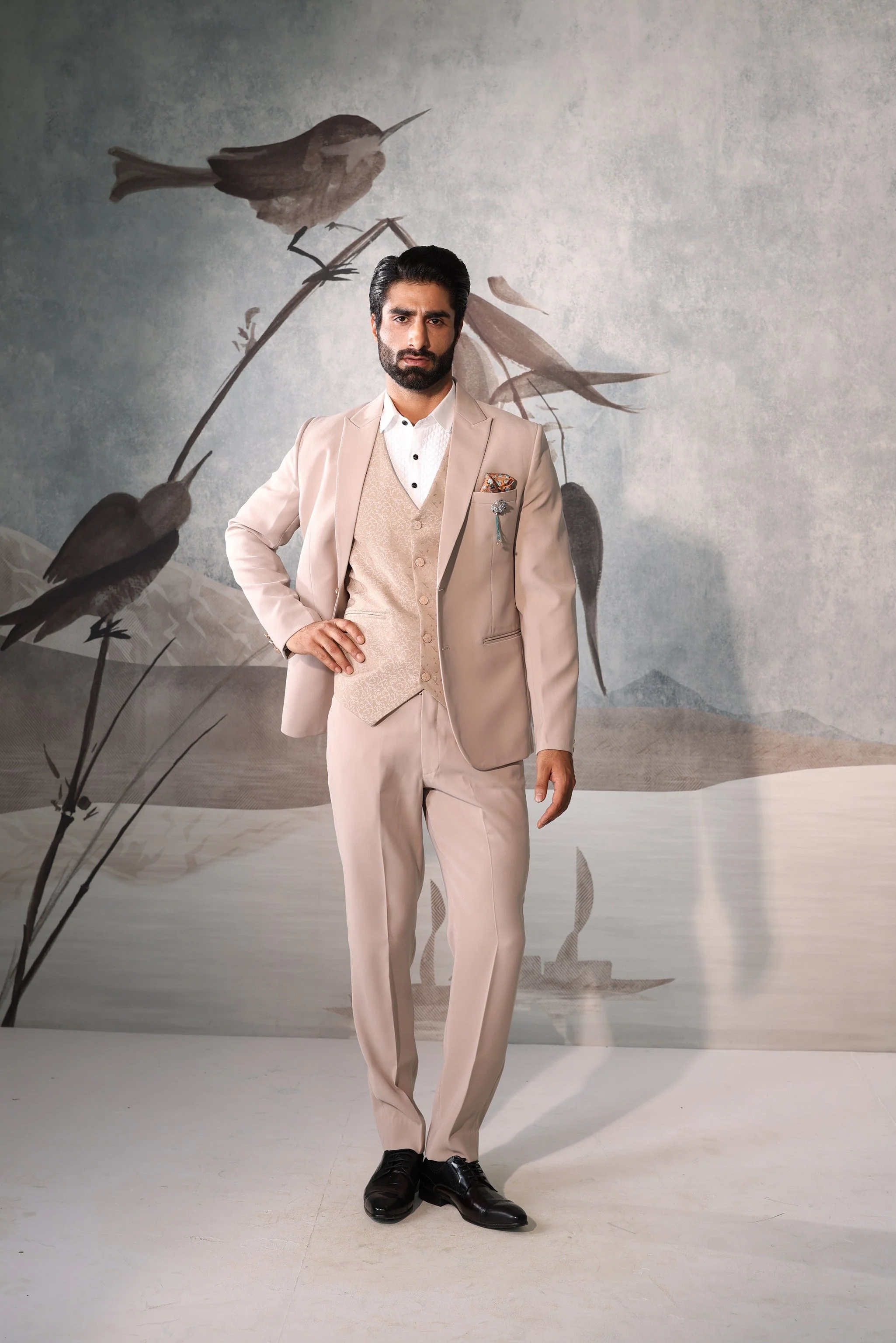 Men's Beige Wedding Tuxedo Suit with Blazer - Image 4