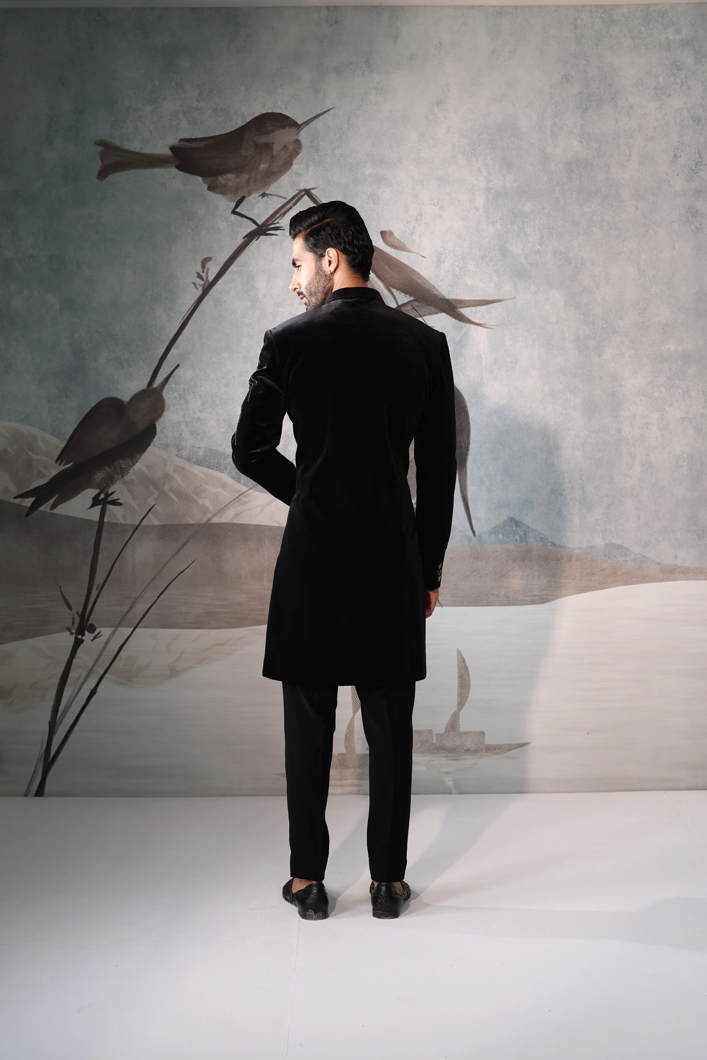 Indo Black Bandgala with shoulder design - Image 5