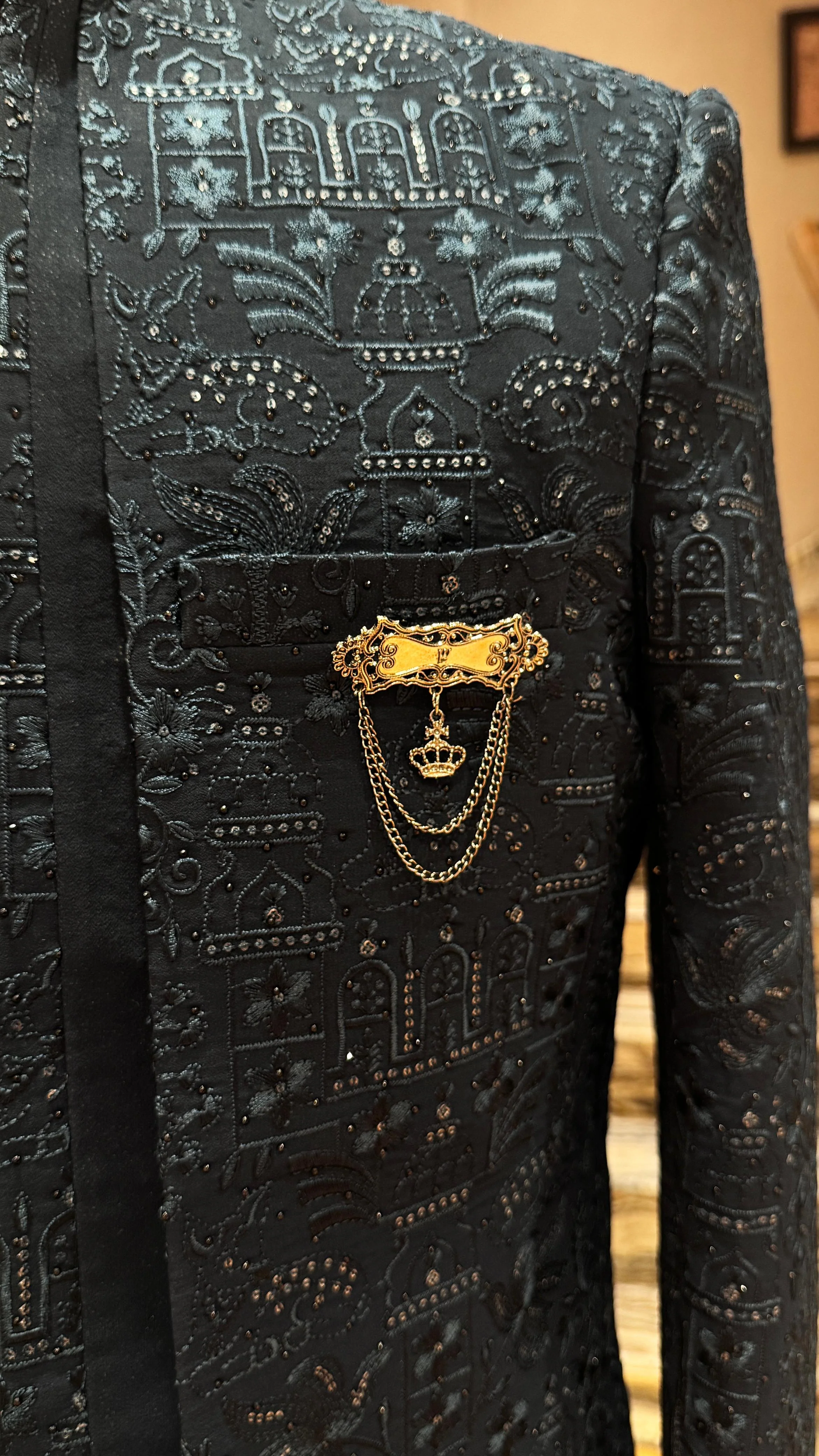 Midnight Majesty mens sherwani - Image 2