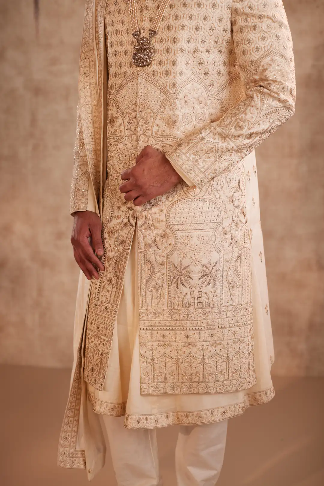 Off white silk zari work sherwani - Image 5