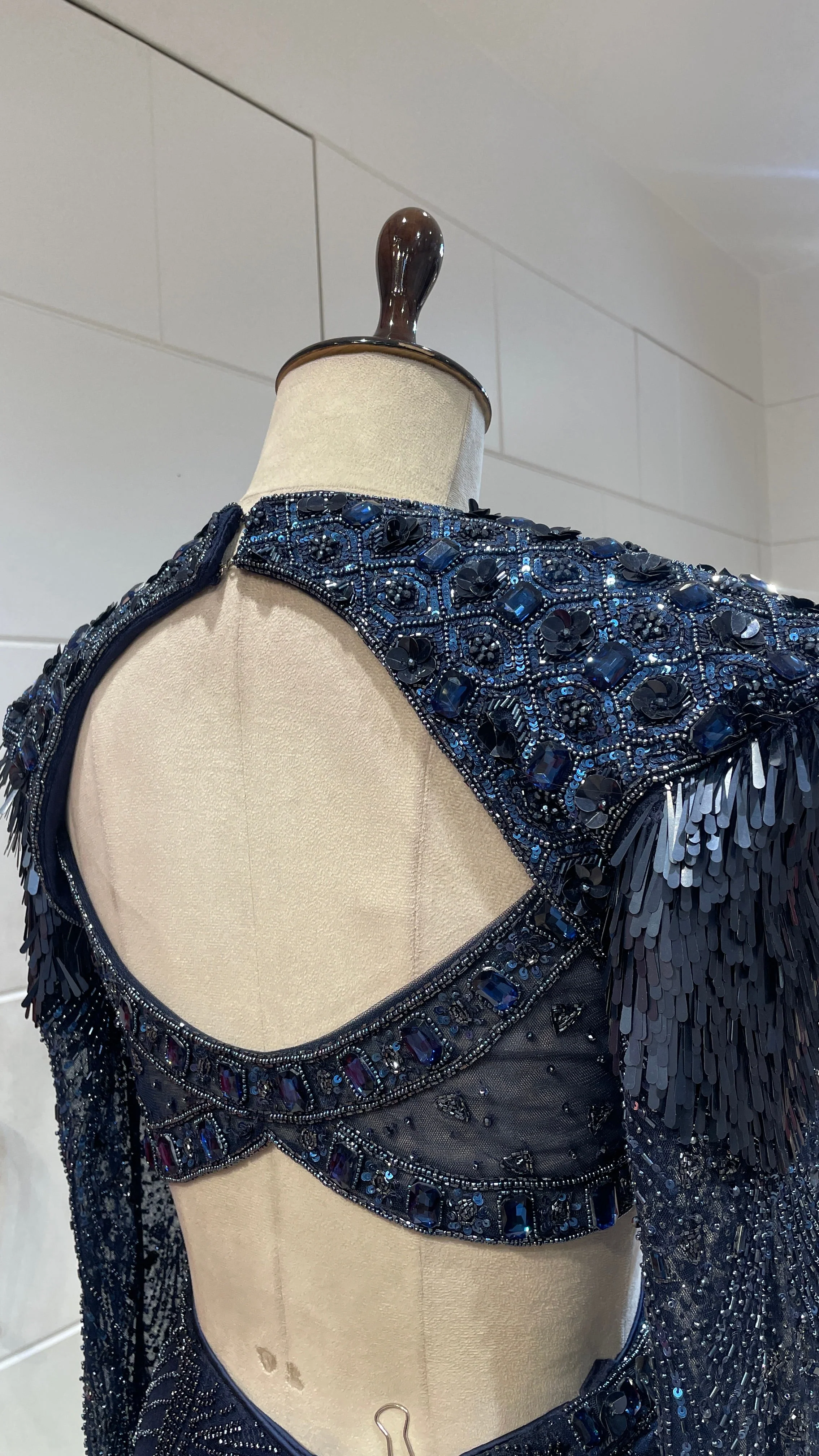 Royal blue net slit lehenga - Image 6