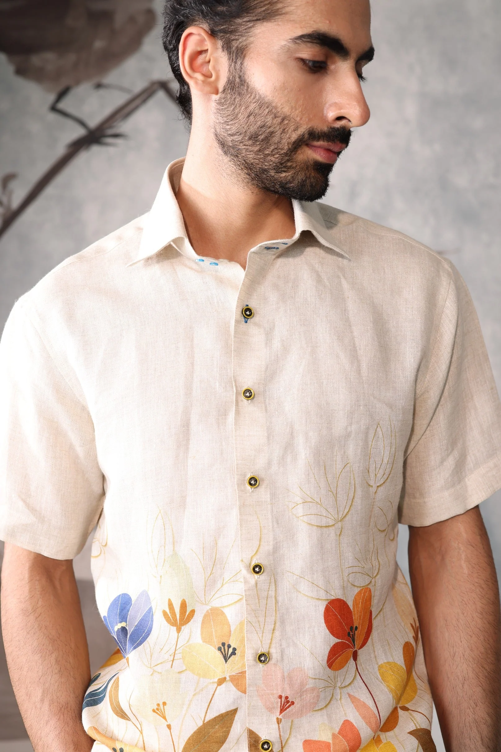 beige linen shirt - tropical garden print - Image 4