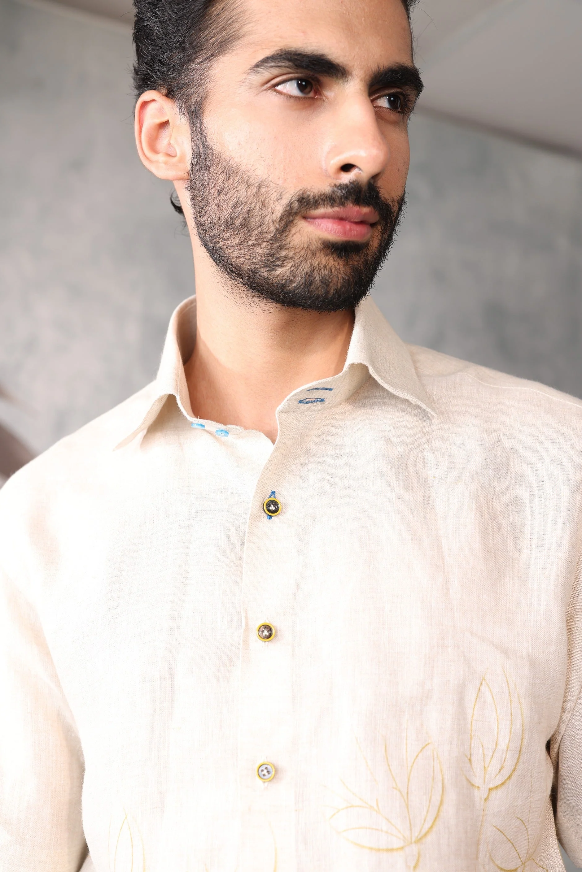 beige linen shirt - tropical garden print - Image 5