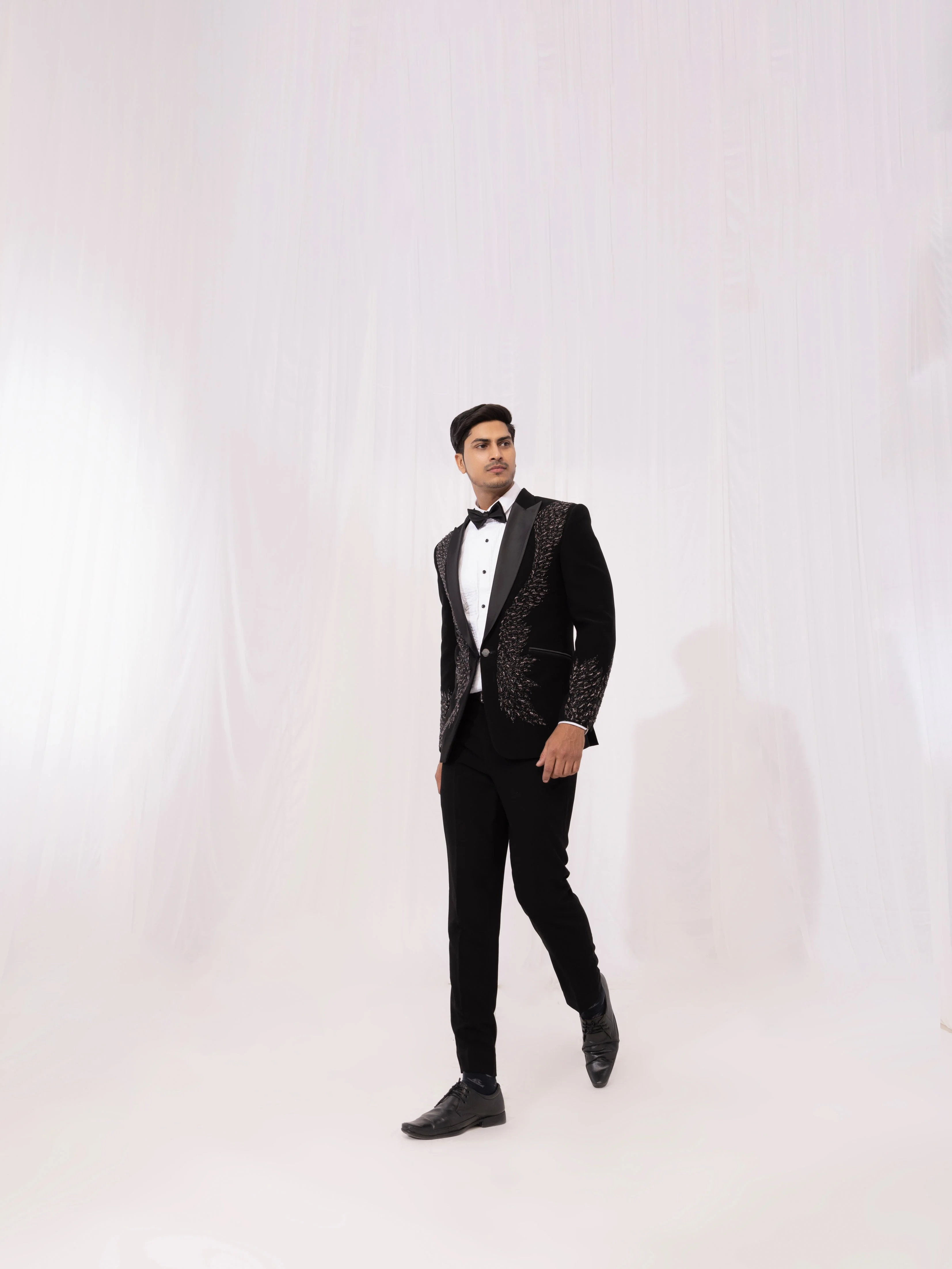 THE BLACK TUXEDO - Image 3