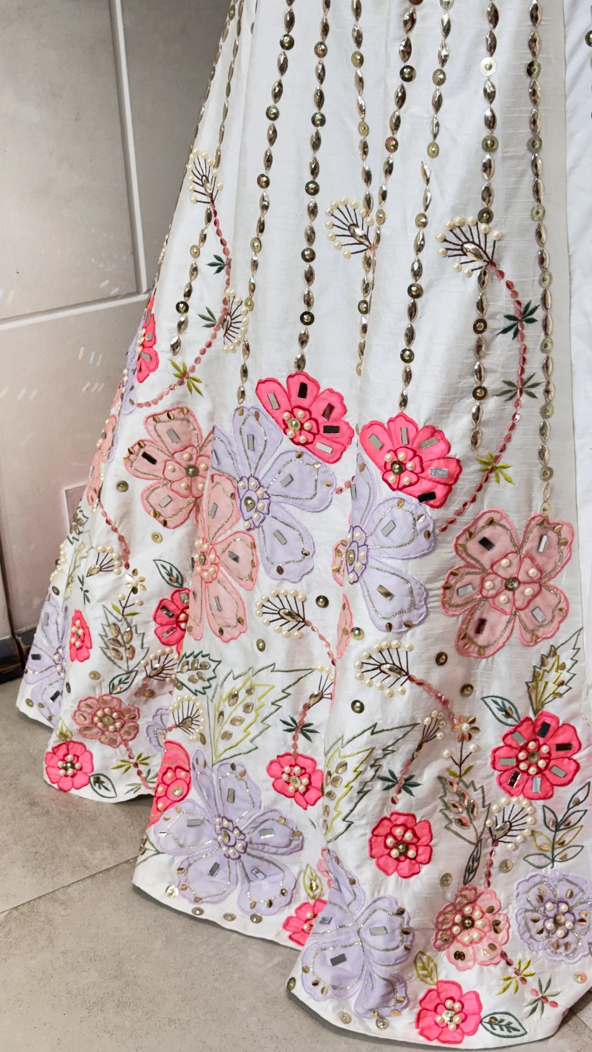 White lehenga with floral embroidery - Image 3